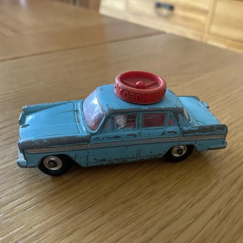 VINTAGE CORGI AUSTIN A60 DRIVING SCHOOL LEARNER DIE CAST CAR - WORKING STEERING