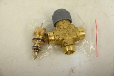 Honeywell V5853A2022 1/2'' Three-Way Sweat Valve