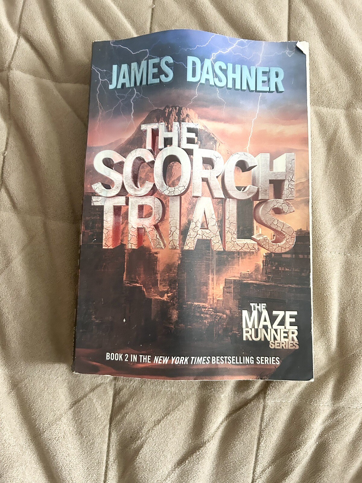 📒The Scorch Trials (Maze Runner, Book 2) - Paperback By Dashner, James 10607