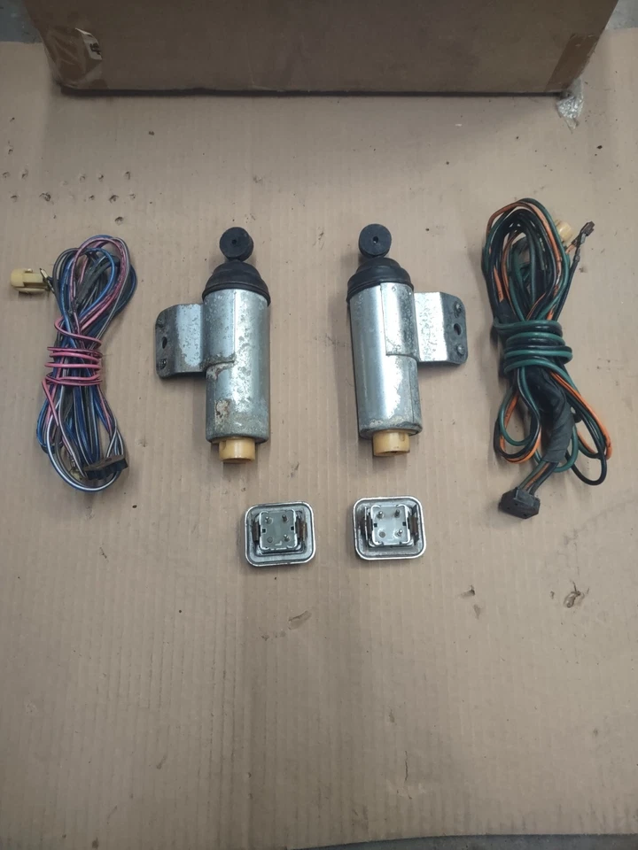 70 Chevelle SS/GM A Body (2dr) Power Lock Setup - Image 2 of 4