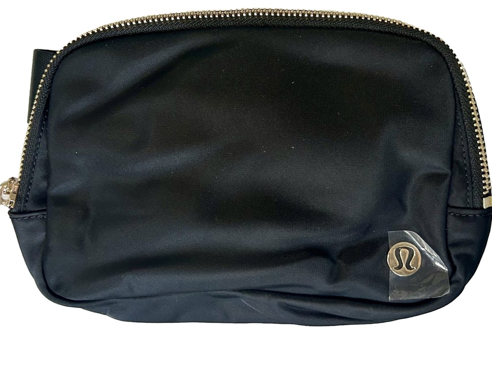 NWT Lululemon Everywhere Belt Bag 2L Black Gold All Gold Hardware
