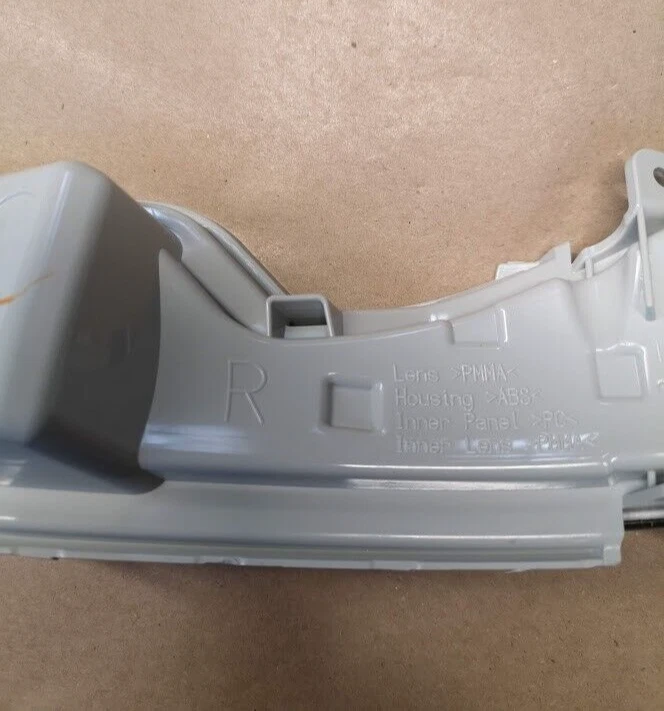 New Infiniti Q30 QX30 Wing Mirror Indicator LED Light - Right Hand 261604GA0A - Image 2 of 4