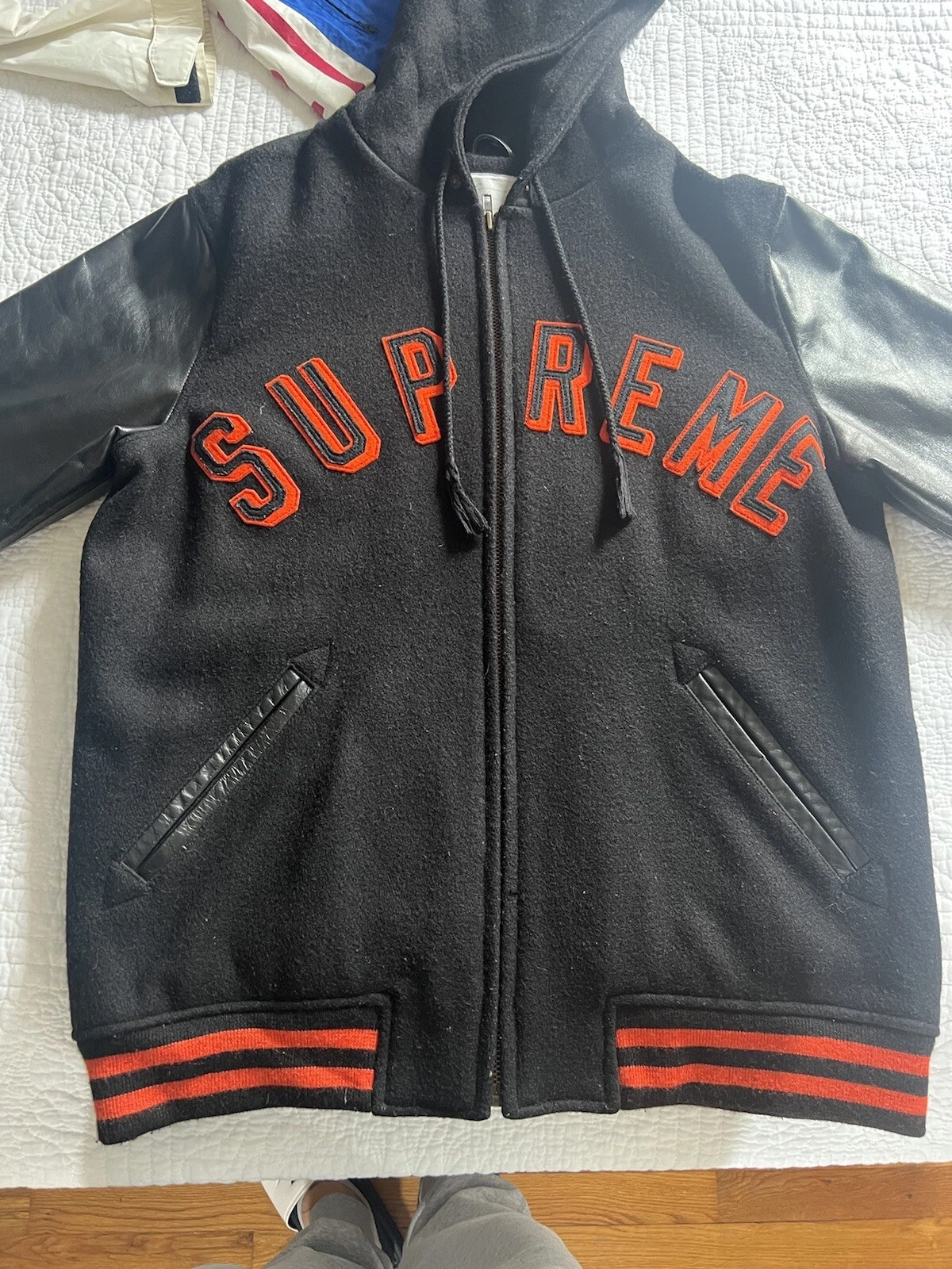 Rara giacca con cappuccio in pelle FW12 Supreme Varsity nera L vintage 2012 ottime condizioni