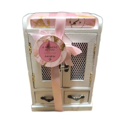 Geschenkset A MOMENT FOR YOU in Holzschrank Gift Skin Care