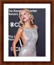 Grace VanderWaal 8.5 x 11 Candid Color Unframed Photograph Collectable Print