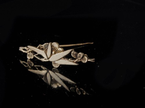 OLD CHINESE HALLMARK SILVER STERLING WATER LILY PIN BROOCH