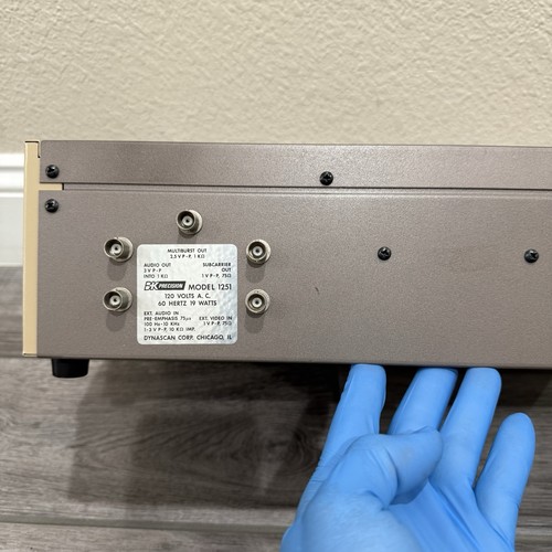 BK Precision 1251 NTSC Farbbalkengenerator Dynascan mit Tek P6103 Sonde - Bild 6 von 11