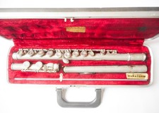 VINTAGE BUNDY FLUTE SILVER IN ORIGINAL CASE