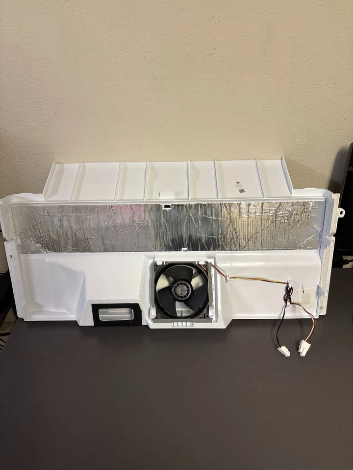 Cubierta evaporador congelador refrigerador GE con termistor WR14X32098 P#0060858300 S1 Foto 2 de 4