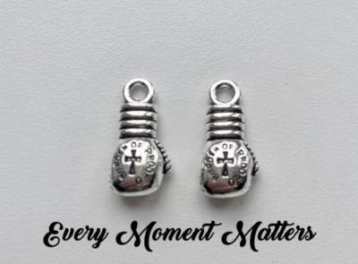 10 x Tibetisches Silber Boxhandschuh Sport Massiv 3D 21x11mm Charms