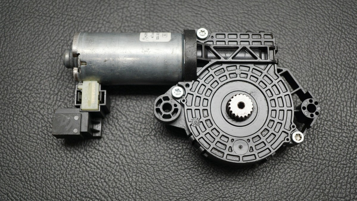 MERCEDES BENZ W205 C-CLASS SUN ROOF MOTOR 0390200100 / BOSCH | eBay