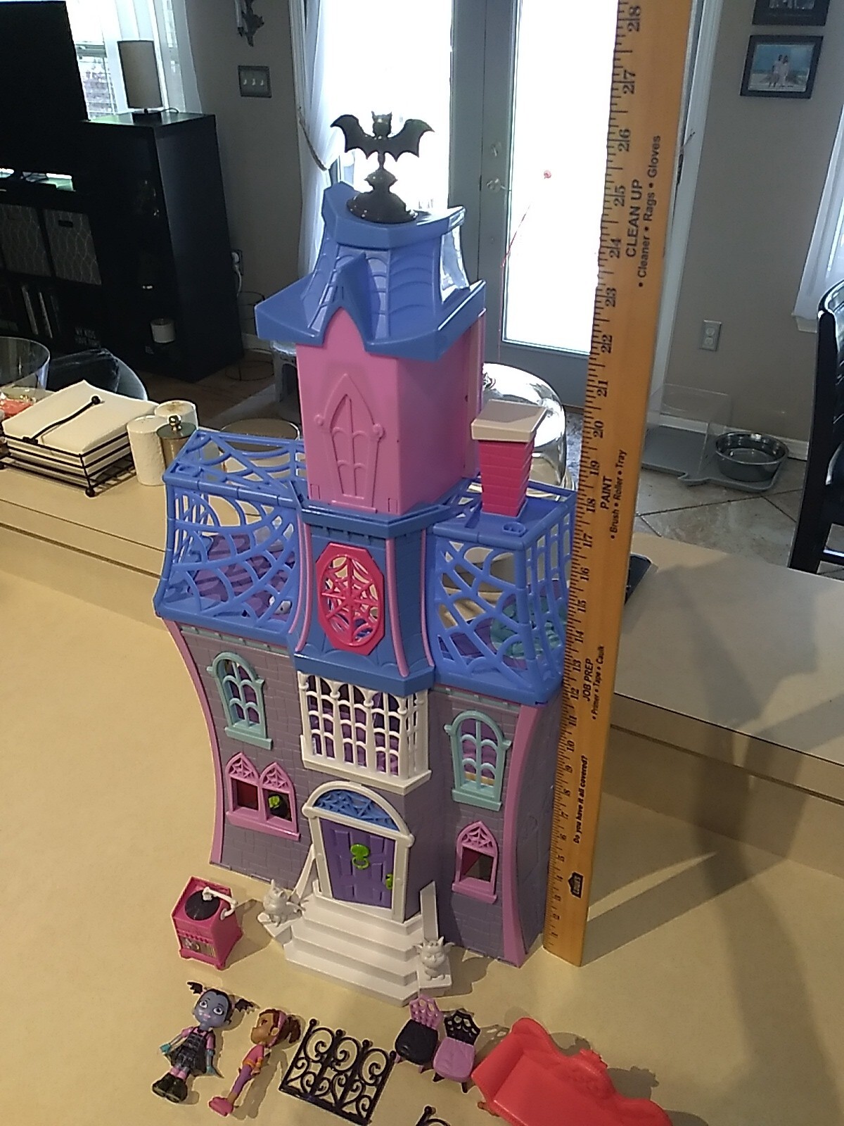 Disney Jr. Vampirina Scare B&B Doll Play House Mansion Castle Playset W