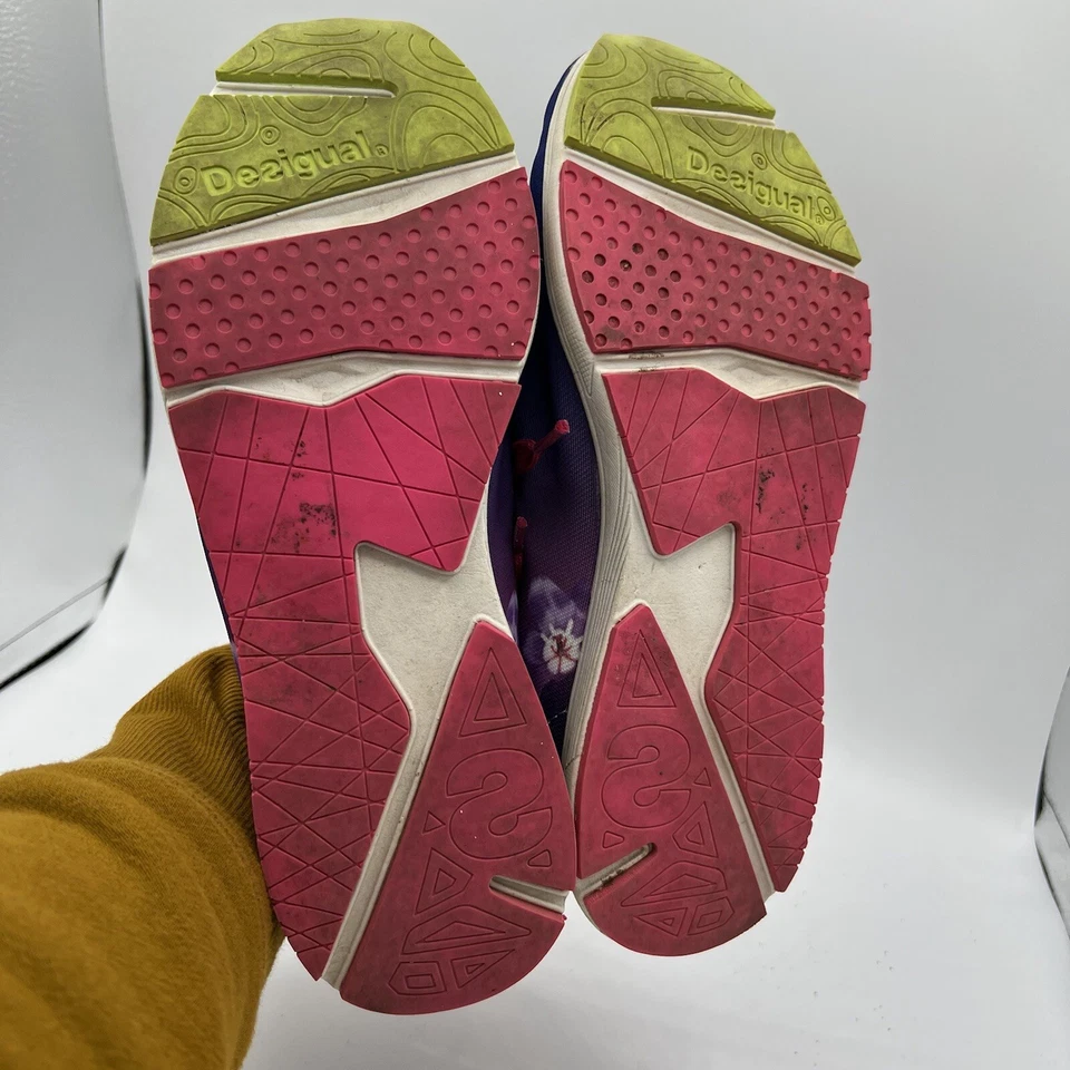 Desigual 花卉运动鞋女式 6.5 码 US 37 欧元蓝色紫色粉色二手状况完好 — 第 4/4 张图片