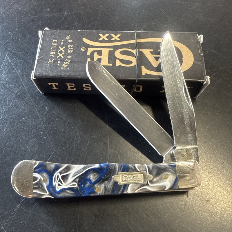 Case XX 2025 10254 Blue Crackle Smooth Kirinite Folding Pocket Knife