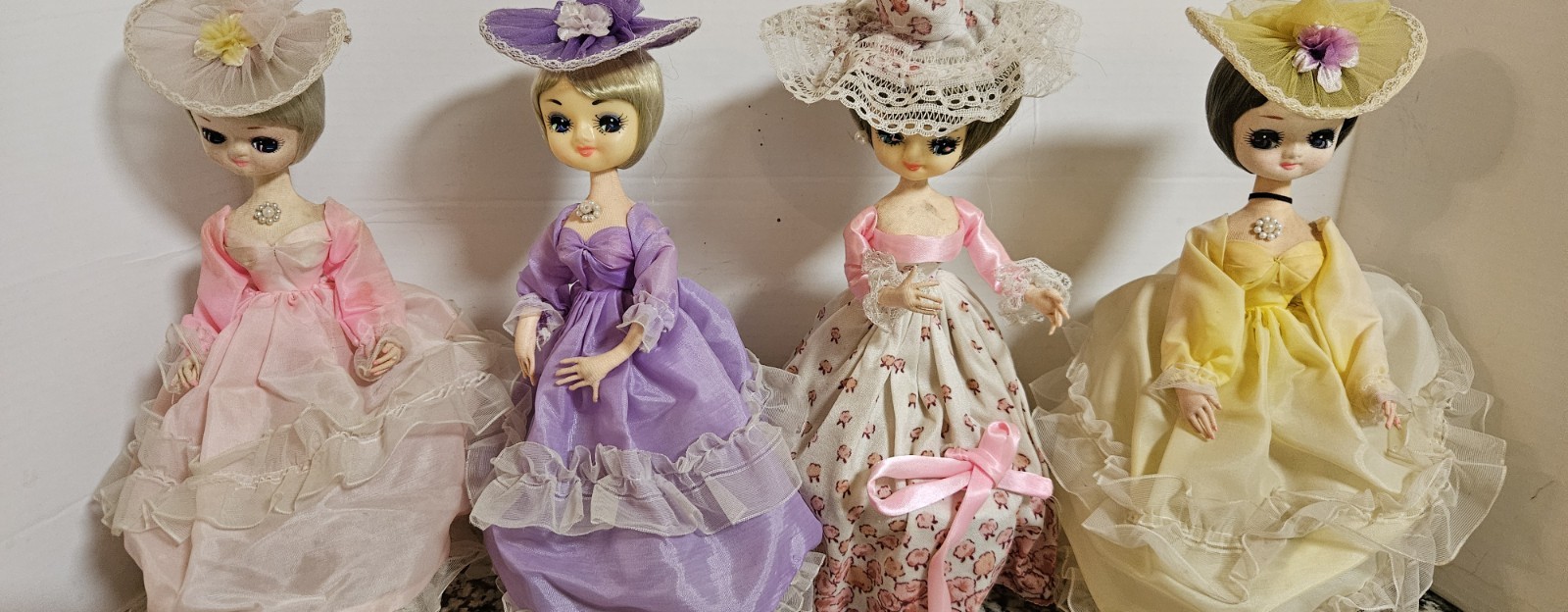 VTG Lot Of 4 1970s Bradley Big Eyed Dolls W/Stand Great Vintage Condition...