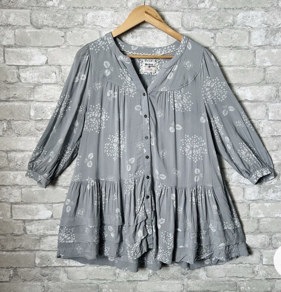 Holding Horses Women's Gray/White Floral Cotton 3/4 Sleeve Tunic Blouse M