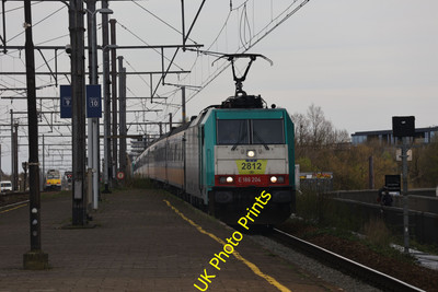 Foto SNCB Belgische Eisenbahn 6x4 Baureihe 28 2812 fährt Antwerpen Berchem um 2023 P2