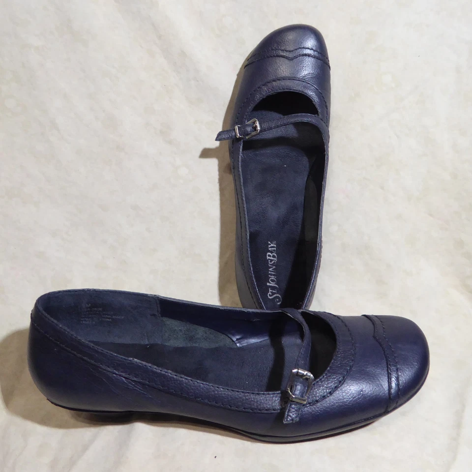 🩰 St Johns Bay Ballet Pumps sz 9 M Navy Blue Leather; Mary Jane Straps; Cap Toe - Image 2 of 4