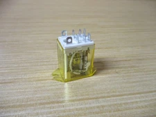 IDEC RH2B-UT Relay AC12V RH2BUT