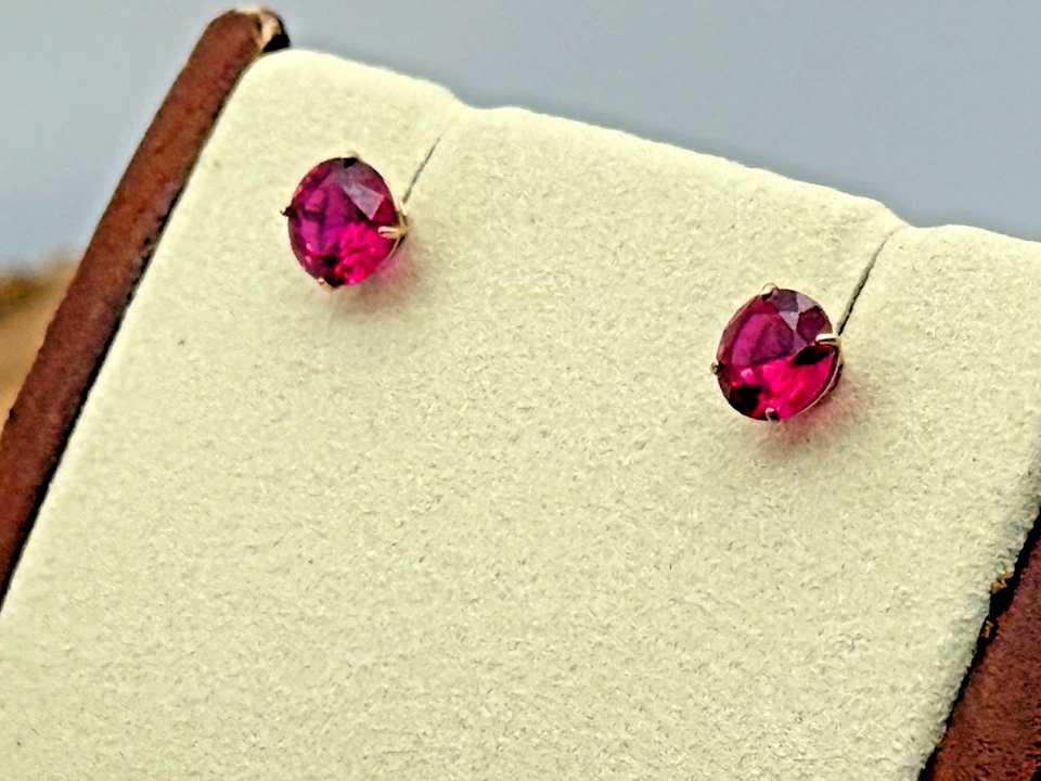 Vintage 10k 6mm 1 Ct Ruby Stud Earrings w/14k backs--B140.25 - Image 3 of 4