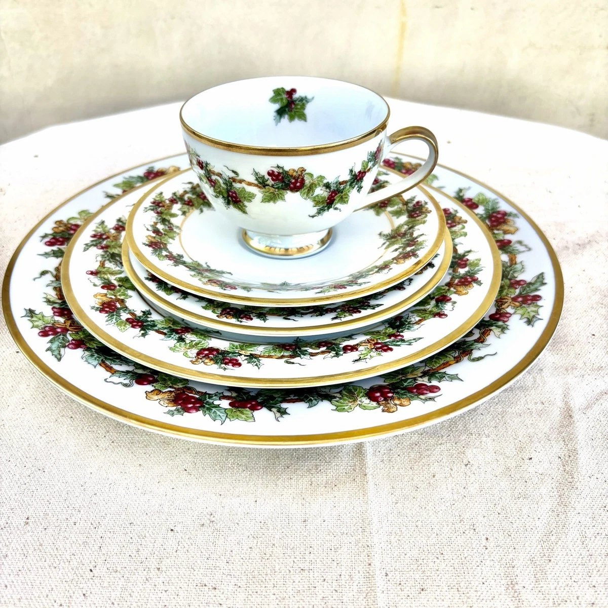 Royal Gallery Holly Ivy In other China & Dinnerware for sale | eBay