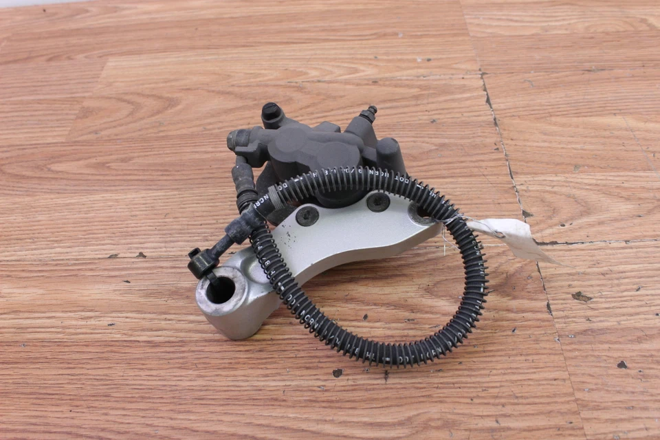 Pinza de freno trasera Kawasaki Ninja 250R 2005 con manguera Foto 2 de 4