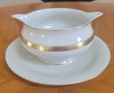 Gotham by Haviland Gravy Boat with Attached Underplate 7 1/4 x 3 1/4 Gold Trim