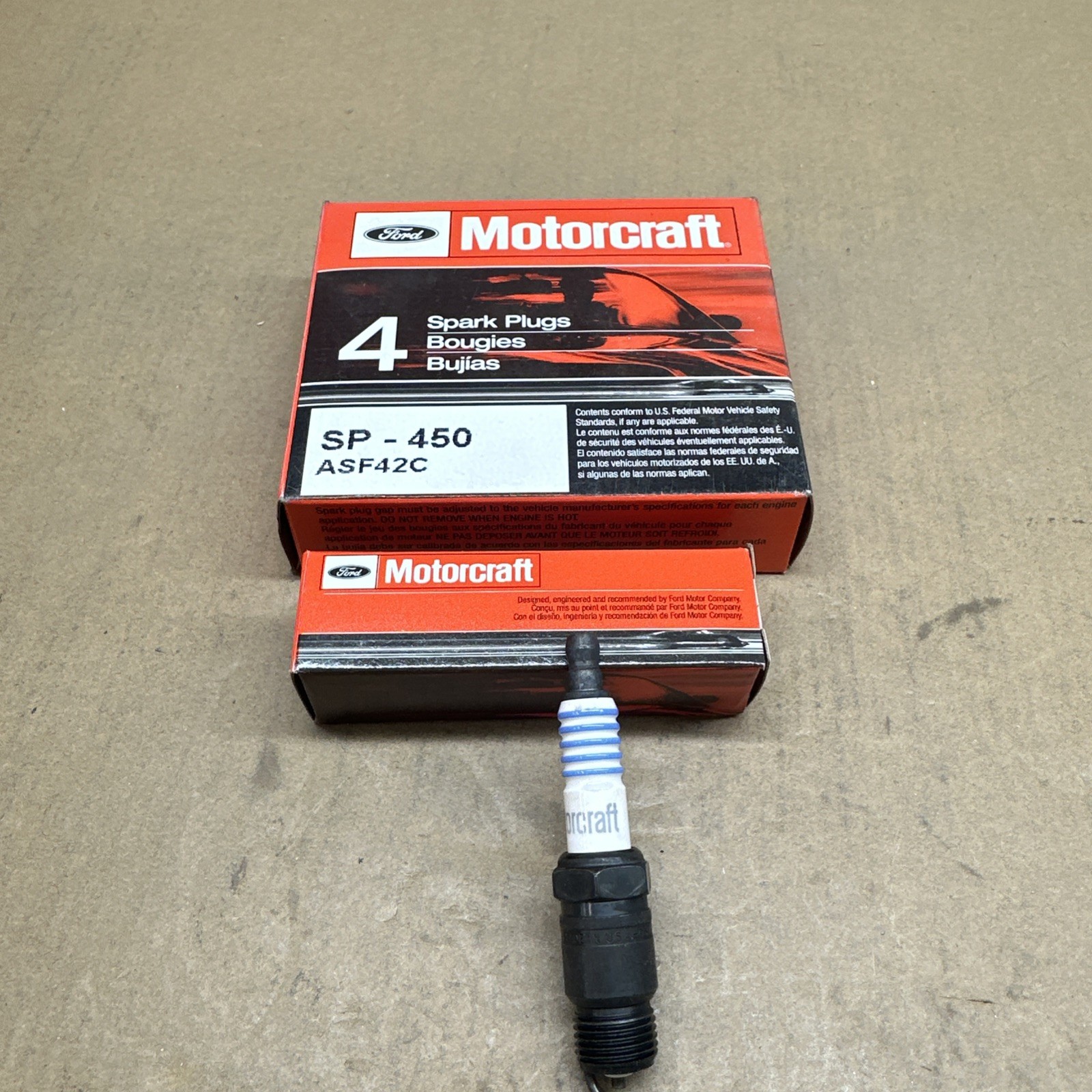 SP-450 FORD MOTORCRAFT SPARK PLUG LOT OF 4 ASF42C Genuine OEM.