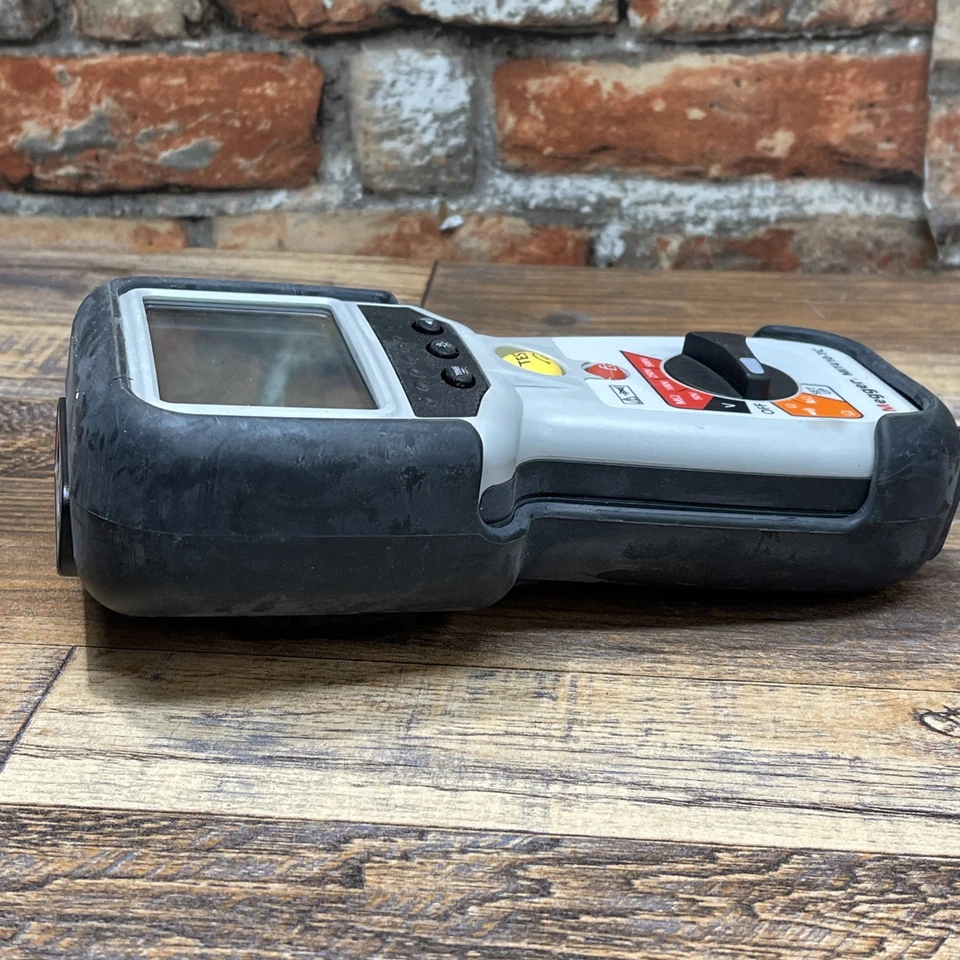 Megohmímetro a batería Megger MIT410-TC con estuche herramienta Foto 3 de 4