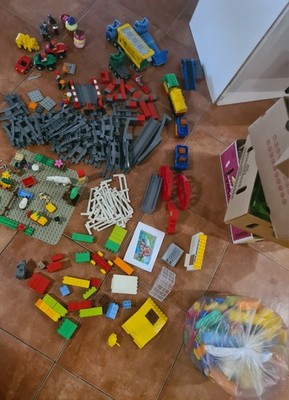 Vier Bananenkisten mit Duplo : Zug , Gleisen , Brücke , Duplo Town etc 5 kilo