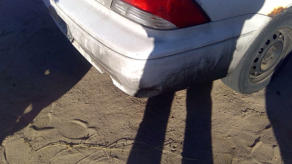 2002 2003 Mitsubishi Lancer Rear Bumper Cover Assembly Oem Back White - Image 3 of 4