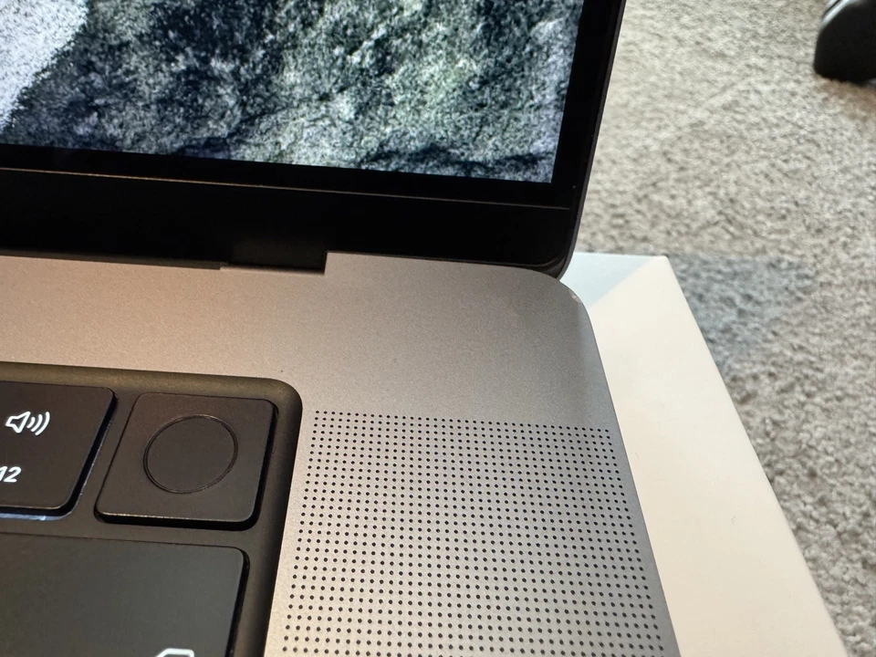 Apple MacBook Pro 16" Retina 2021 - 2TB SSD 32GB Ram 10C CPU 32C GPU M1 Max Grey - Image 3 of 4