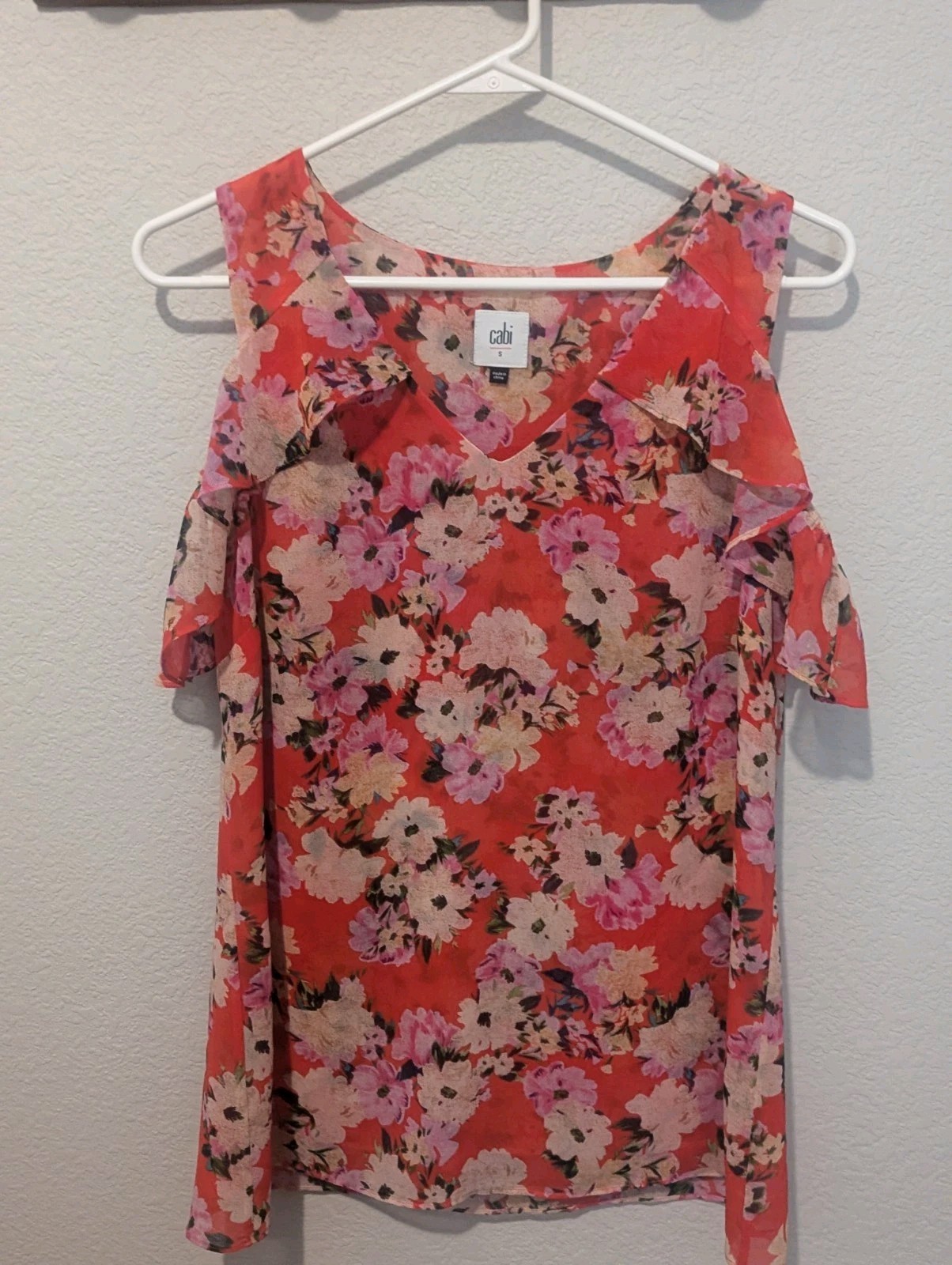 Cabi Red Floral Cold Shoulder Sheer Blouse Shirt Sz S Travel Date Lightweight