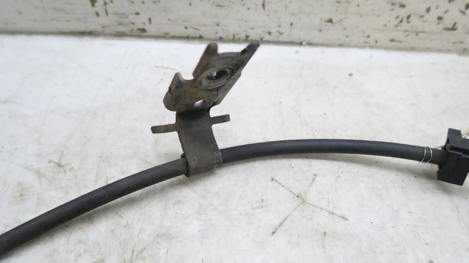 Manguera de freno delantera derecha Chrysler 300 2011-2014 OEM Foto 3 de 4