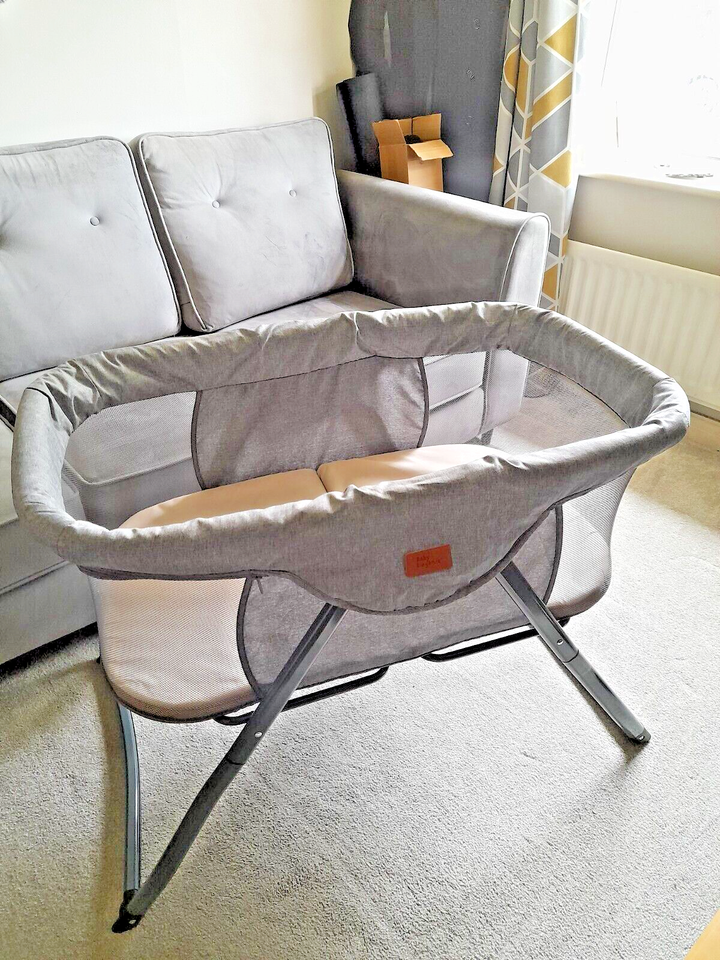 KANGU BY BABY ELEGANCE GREY FOLDING BEDSIDE TRAVEL COT CRIB EXCELLENT