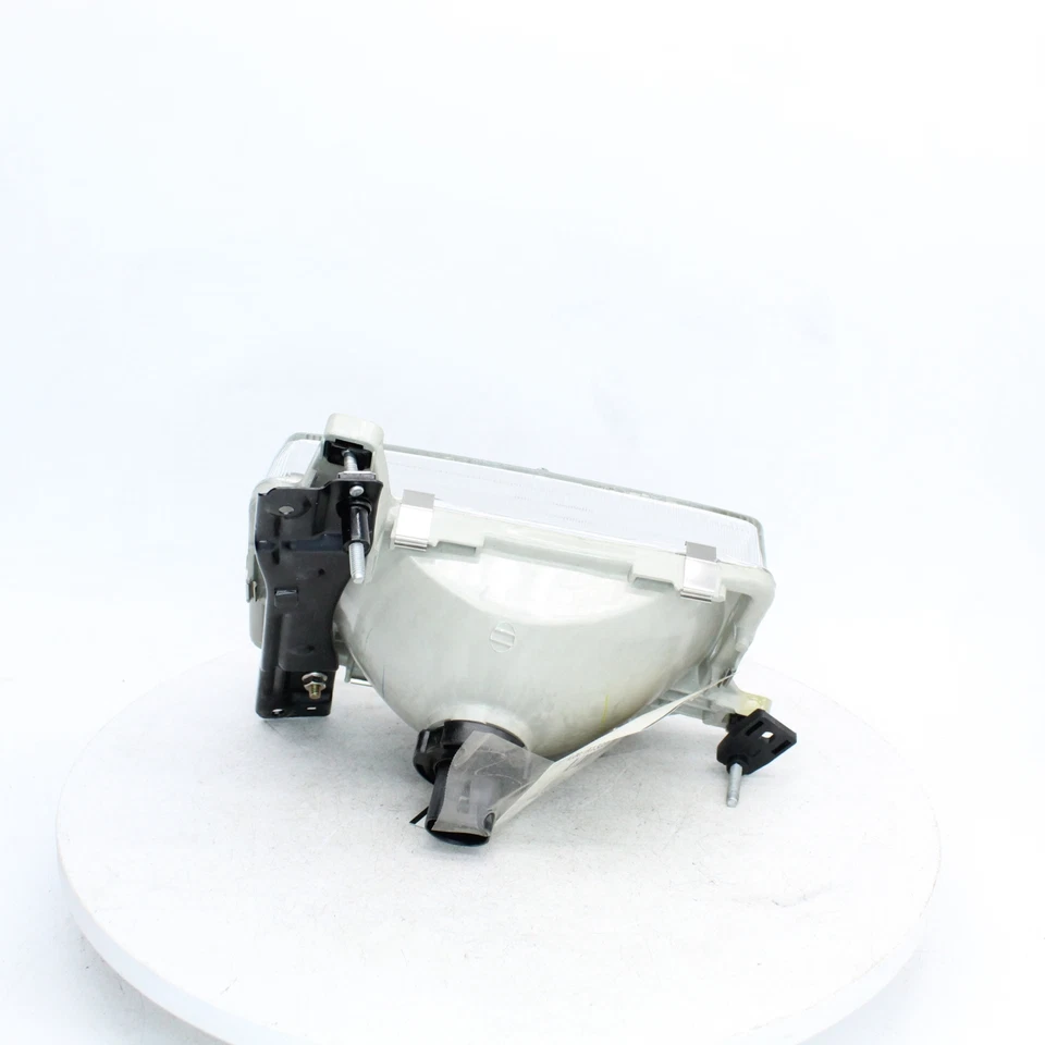 Número de pieza del faro izquierdo TYC - 114-58218L para Nissan Pathfinder 1995 Foto 4 de 4