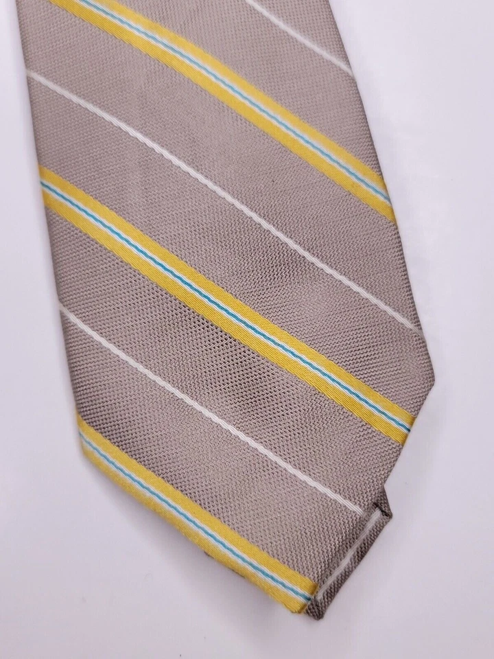 Corbata formal Penguin para hombre 59"Lx2,75"W bronceada Foto 2 de 4