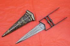 ANTIQUE MUGHAL KATAR DAGGER GOLD DECORATION Damascus Wootz Blade India 18 cent.