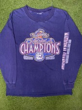 2004 UConn Huskies - Women's National Champions - Vintage Long Sleeve Medium