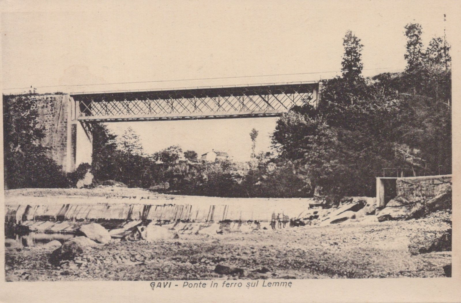 Cartolina Gavi Alessandria Piemonte ponte in ferri sul Lemme f.p. non viaggiata
