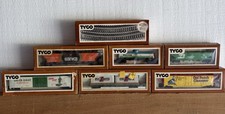 Tyco Vintage Electric Train Cars. 6 Cars And A Box Of Track. Train Set. Hobby