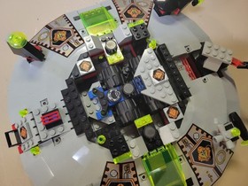 LEGO UFO - Alien Avenger (6975) with Instruction Booklet