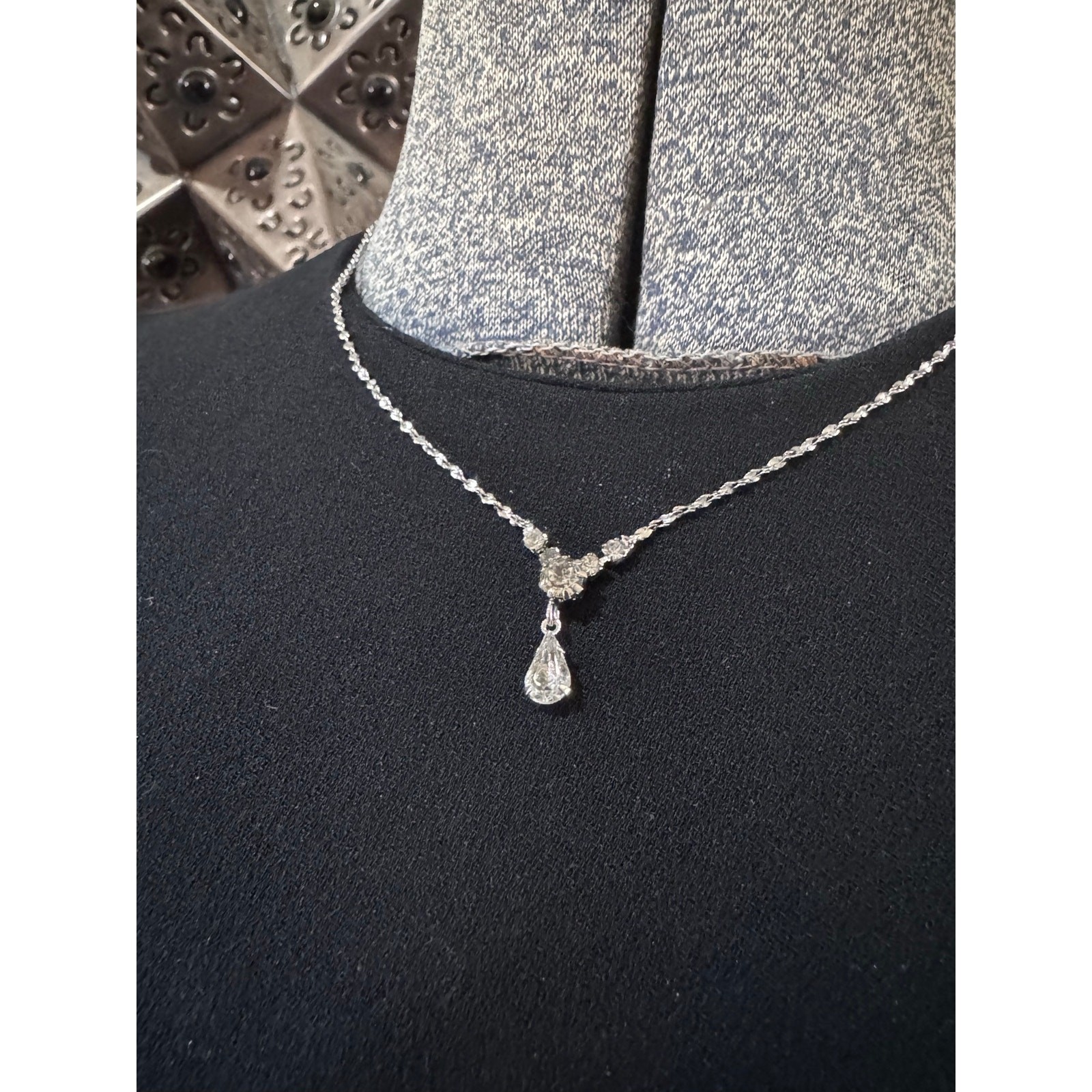Vintage Avon Rhinestone Drop Necklace ✨ Delicate Teardrop Bridal Vibe