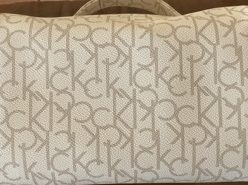 Bolsa de viagem cosmética Calvin Klein com zíper bege logotipo rosa zíper - Imagem 4 de 4