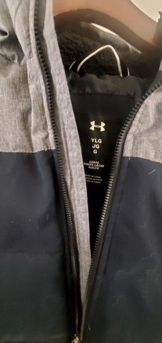 Under Armour Puffer Youth Coat Size Large - Picture 3 of 3