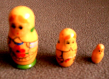 VINTAGE HOLZ BABUSCHKA MATROSCHKA MATRJOSCHKA Stapelpuppen 3 Teilig