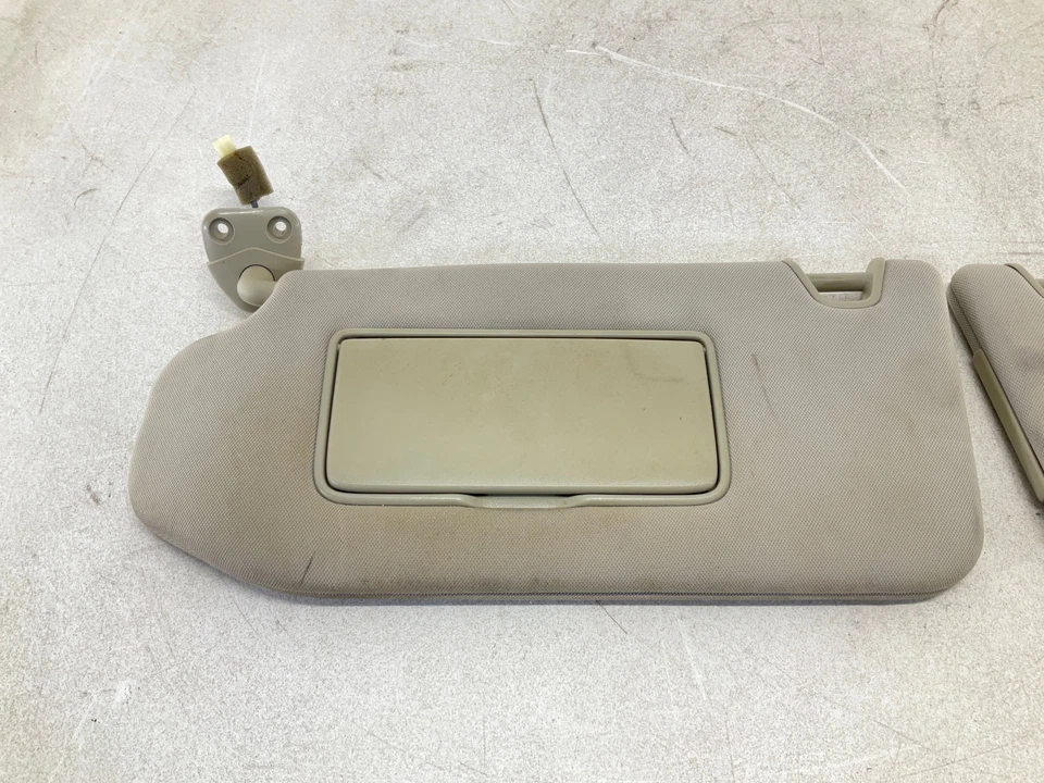 09-13 INFINITI FX37 Front Left Driver & Right Passenger Sunvisor - Image 2 of 4
