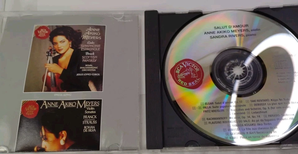 Anne Akino Meyers - Salut D'Amour & Sandra Rivers Signed CD Foto 4 de 4