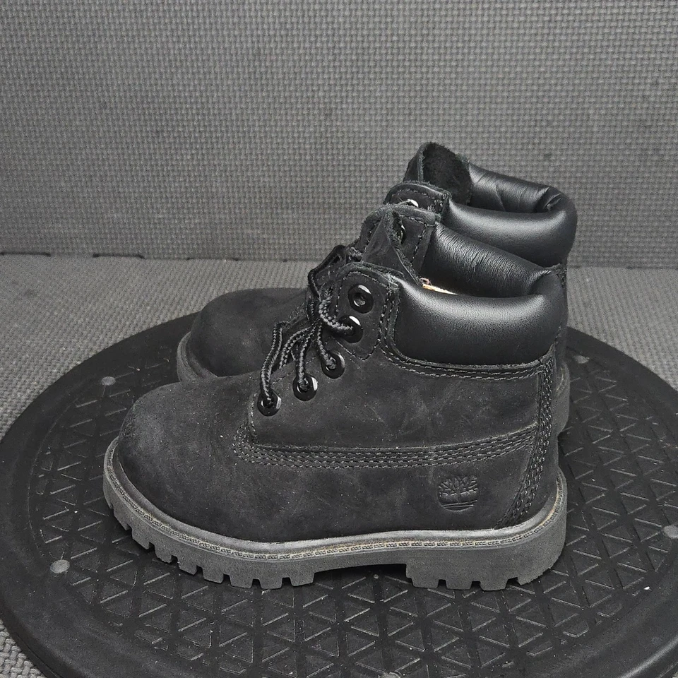 Timberland 6 英寸经典靴 学步儿童 尺寸 7 黑色皮革战斗靴 — 第 3/4 张图片