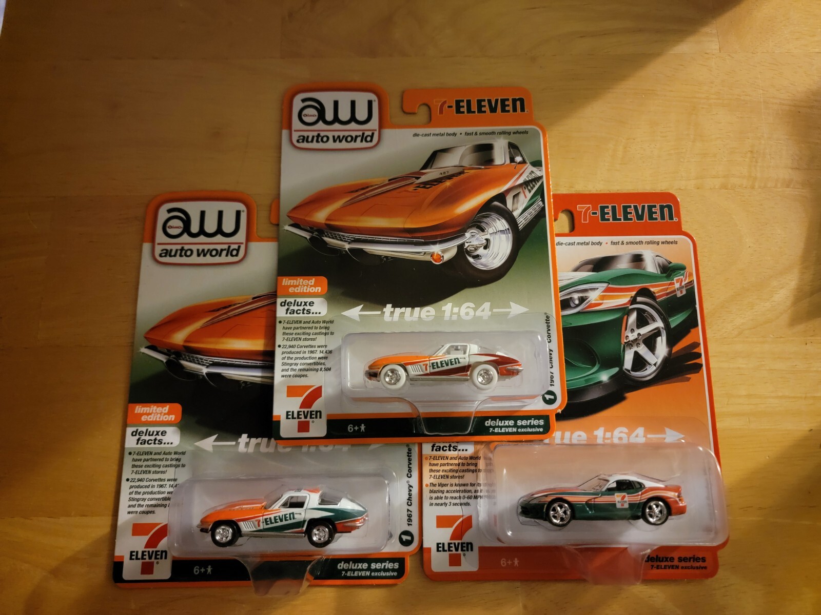 Auto World 2023 7-11 Dodge Viper Chevy Corvette Ultra Red Chase Set